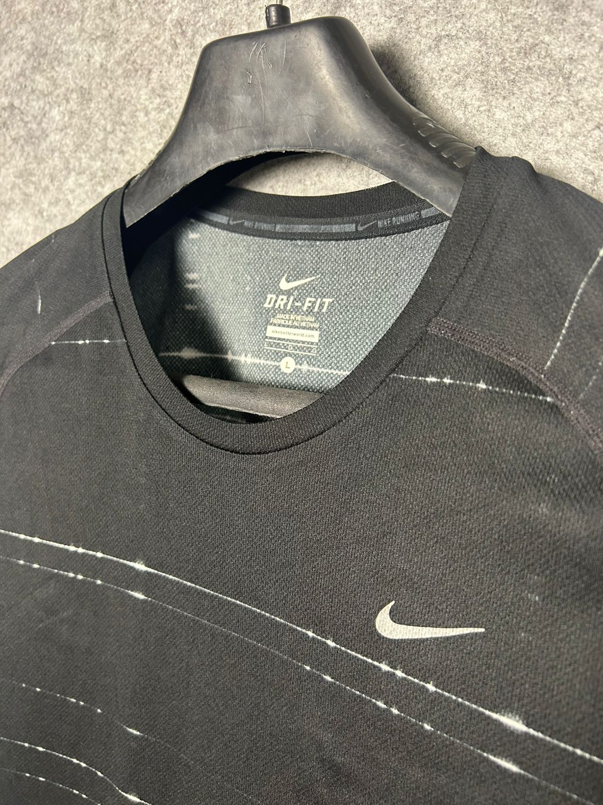 Nike Logo Black Round Neck Tee - Large