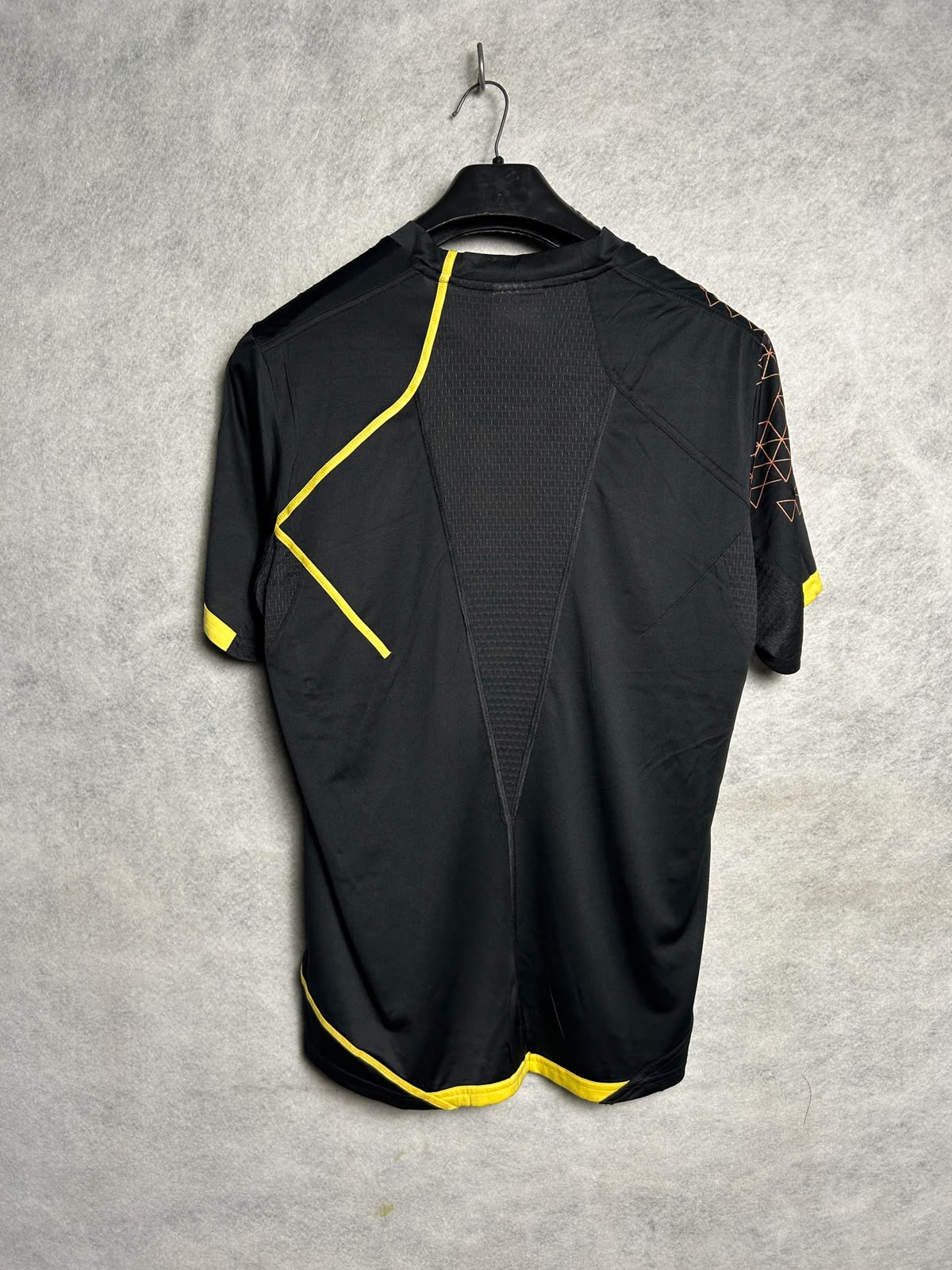 Adidas Black With Yellow Round Neck - Large