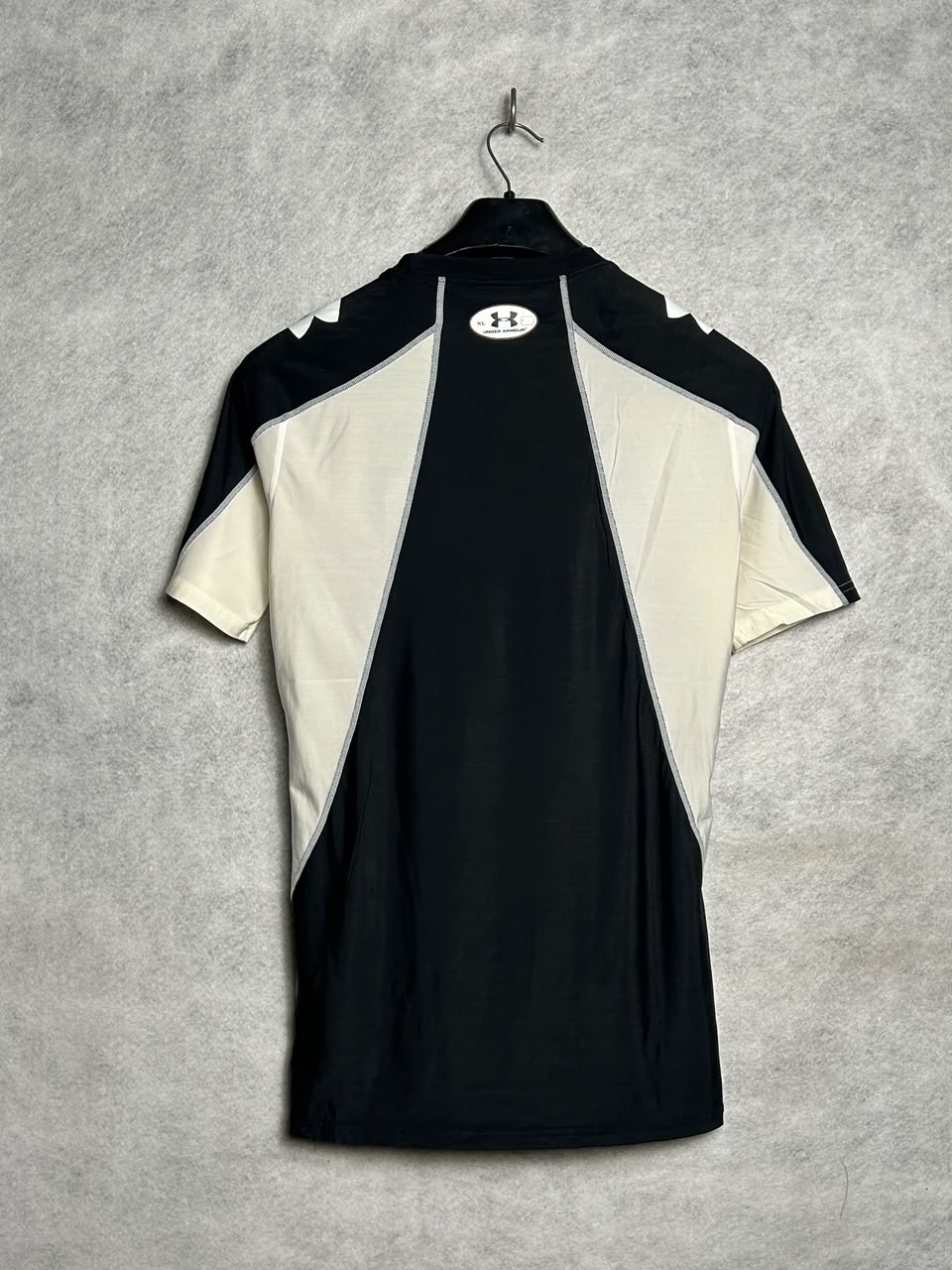 Under Armour - Large