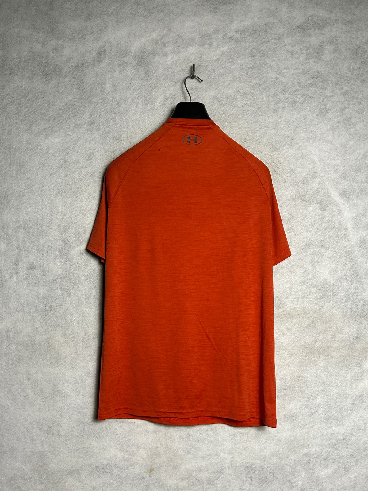 Under Armour Heat Gear Red Round Neck - Medium