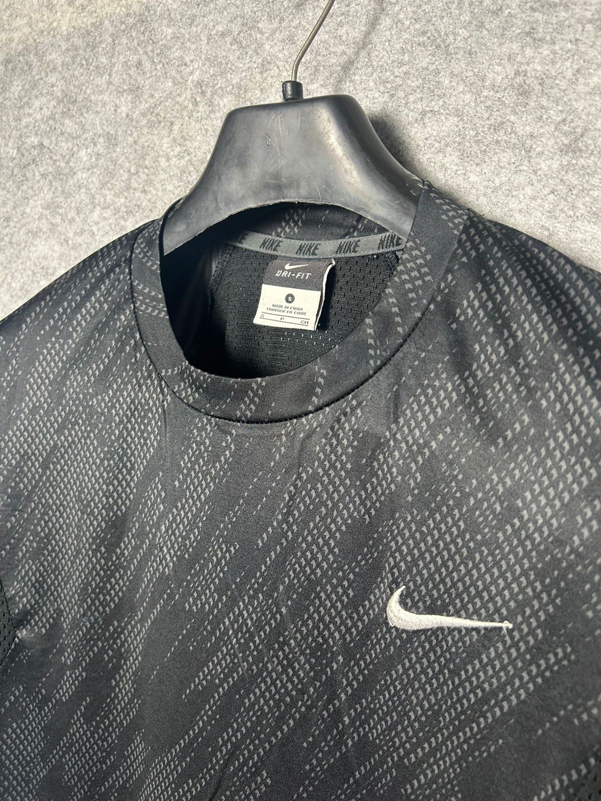 Nike Round Neck Tee - Small