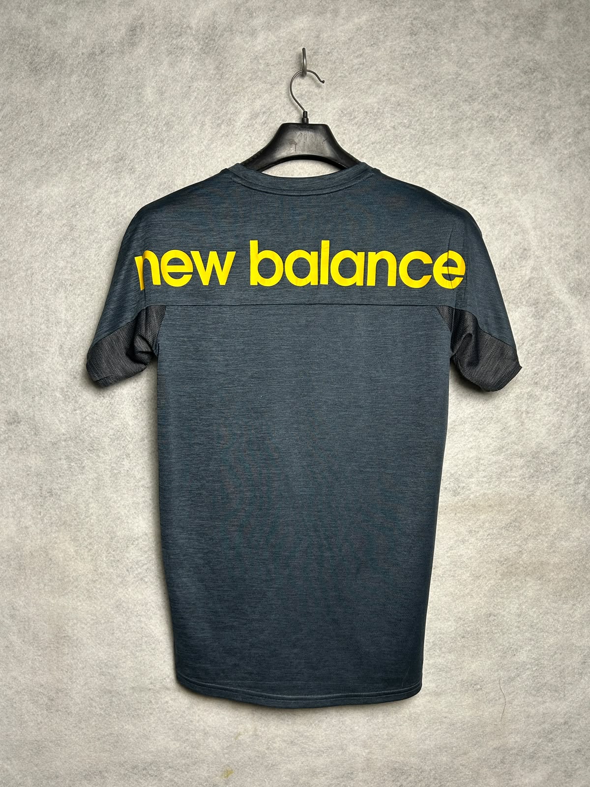 New Balance Round Neck - Medium