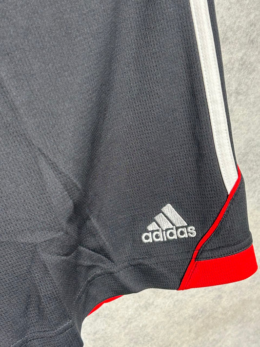 Adidas Black - XL