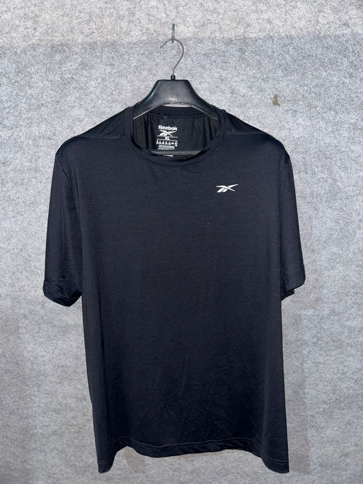 Reebok Black Round Neck - XL