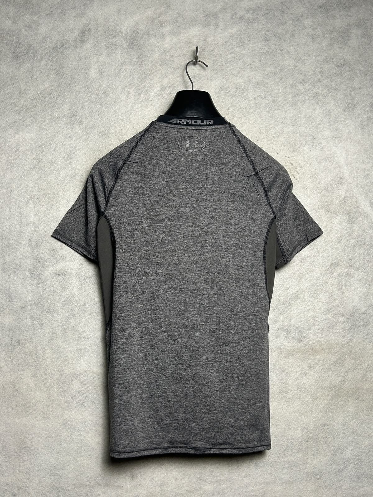 Under Armour Grey Round Neck - Large