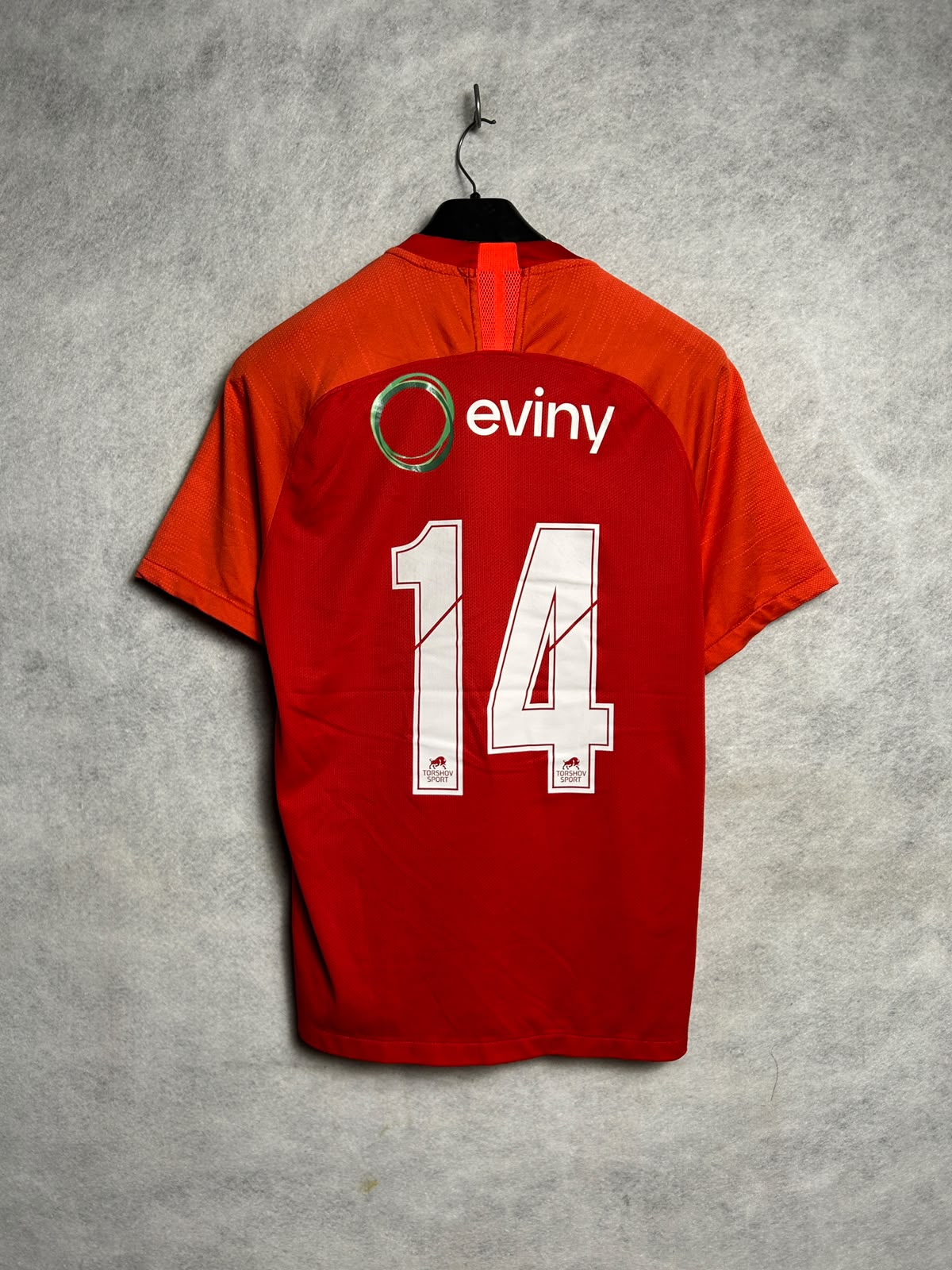 Nke Eviny Big Logo Dri Fit Red V Neck - Medium