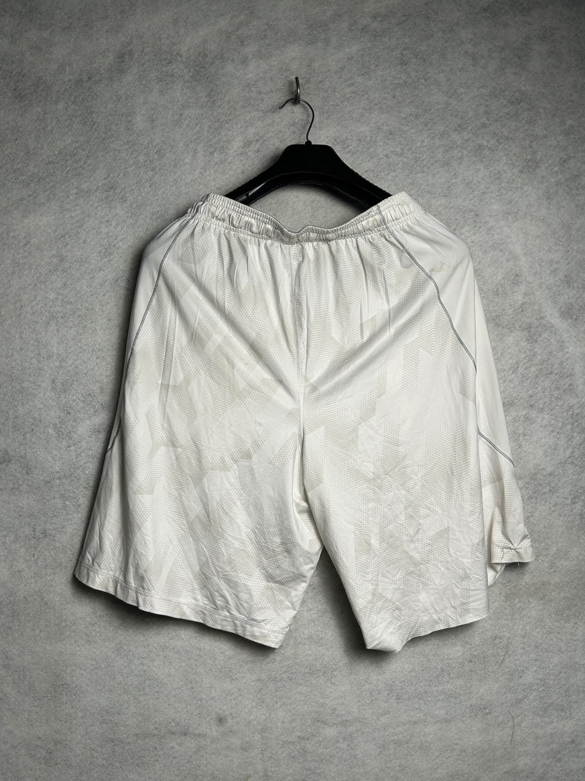 Under Armour White Loose - Large