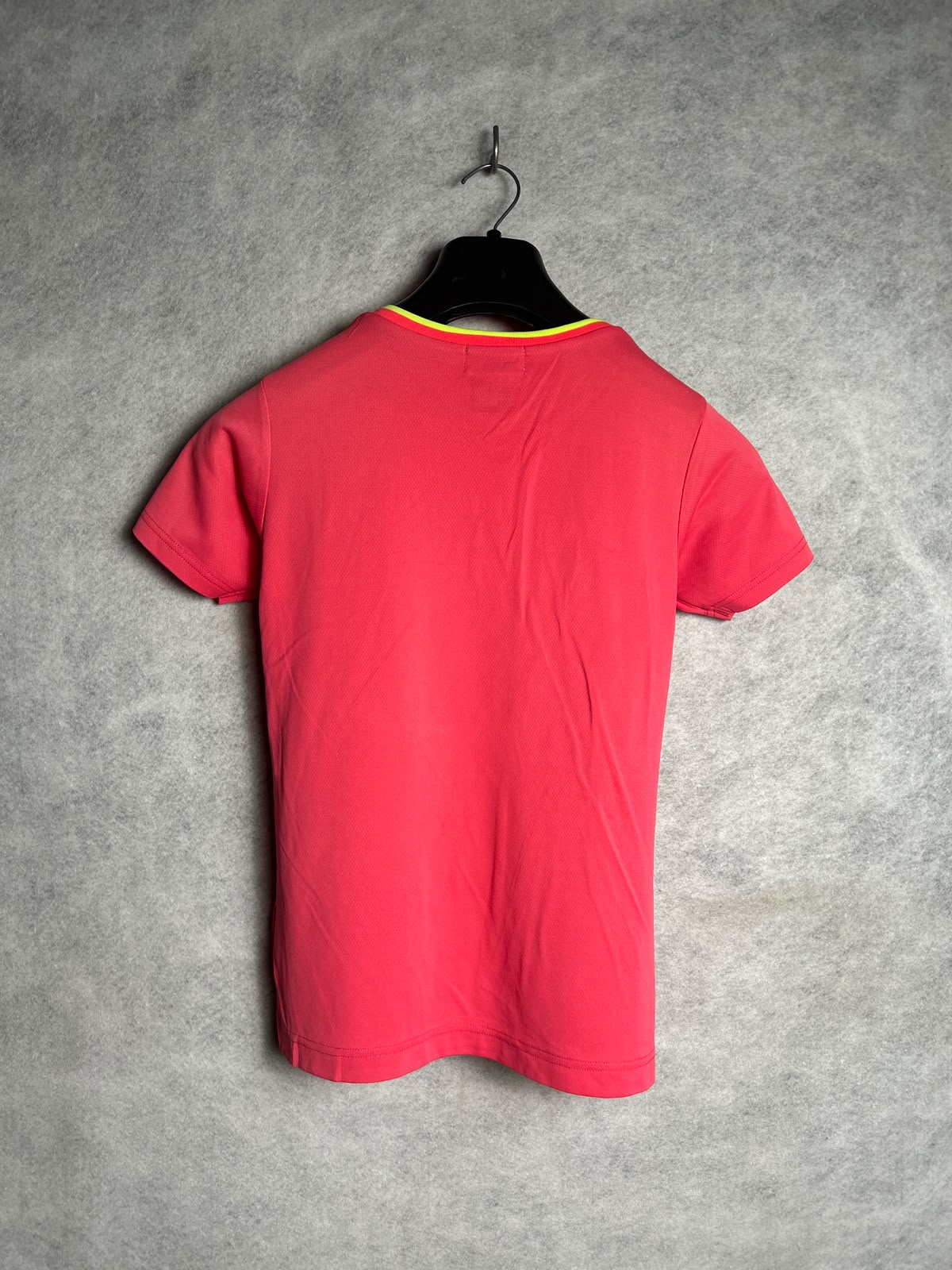 Yonex Very Cool V Neck - Small
