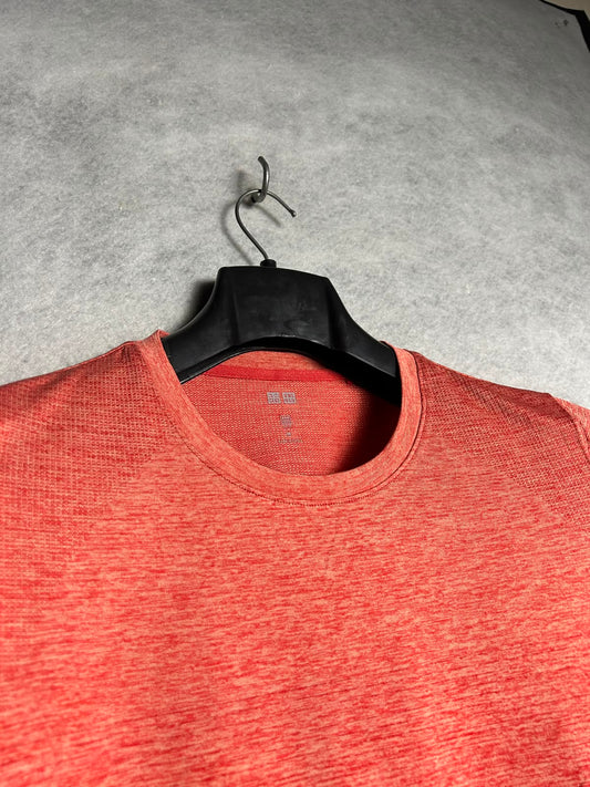 UNIQLO Round Neck - Medium