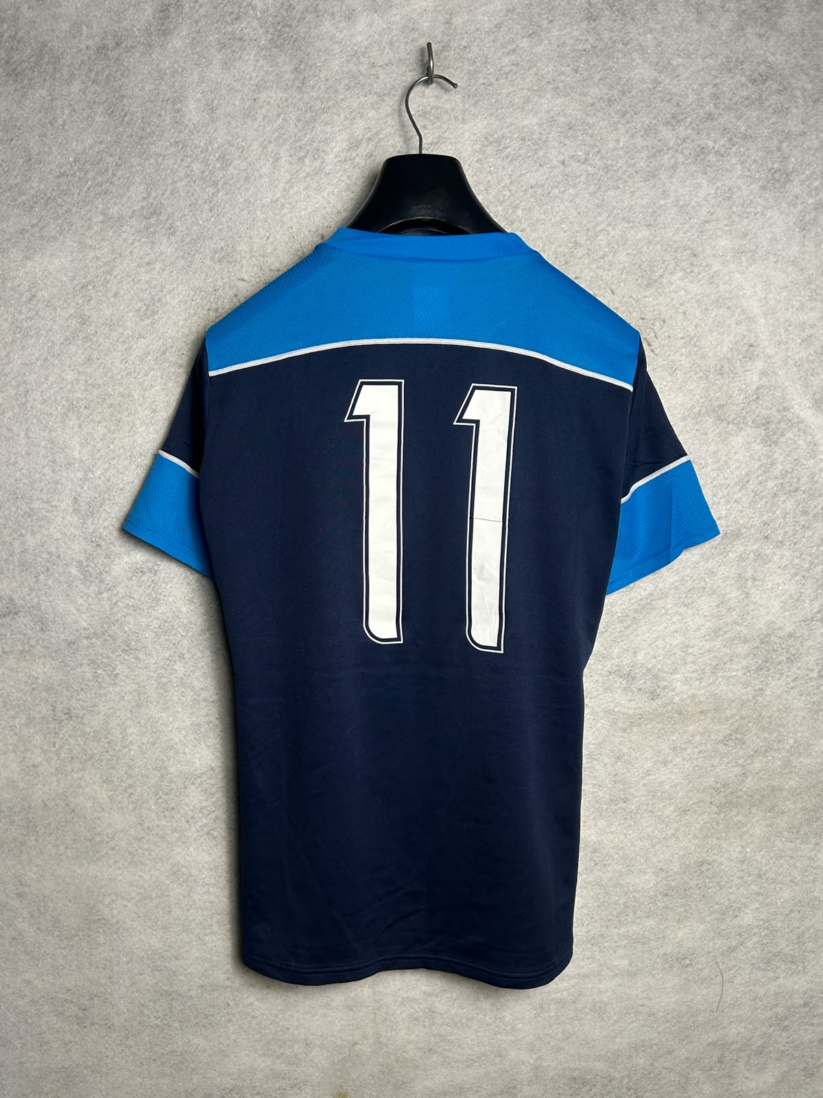 Adidas Big Logo 11 V Neck - Large