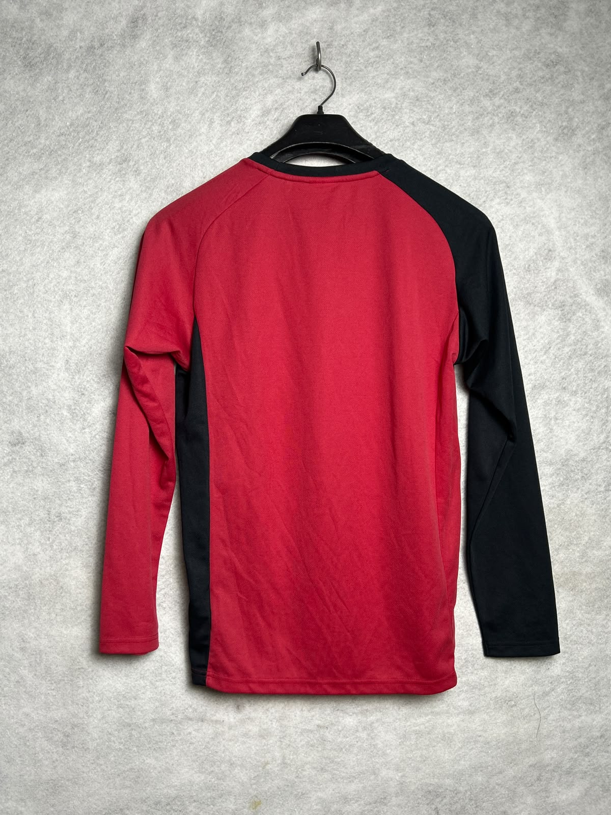 Mizuno Red Full Sleeves Round Neck - Medium