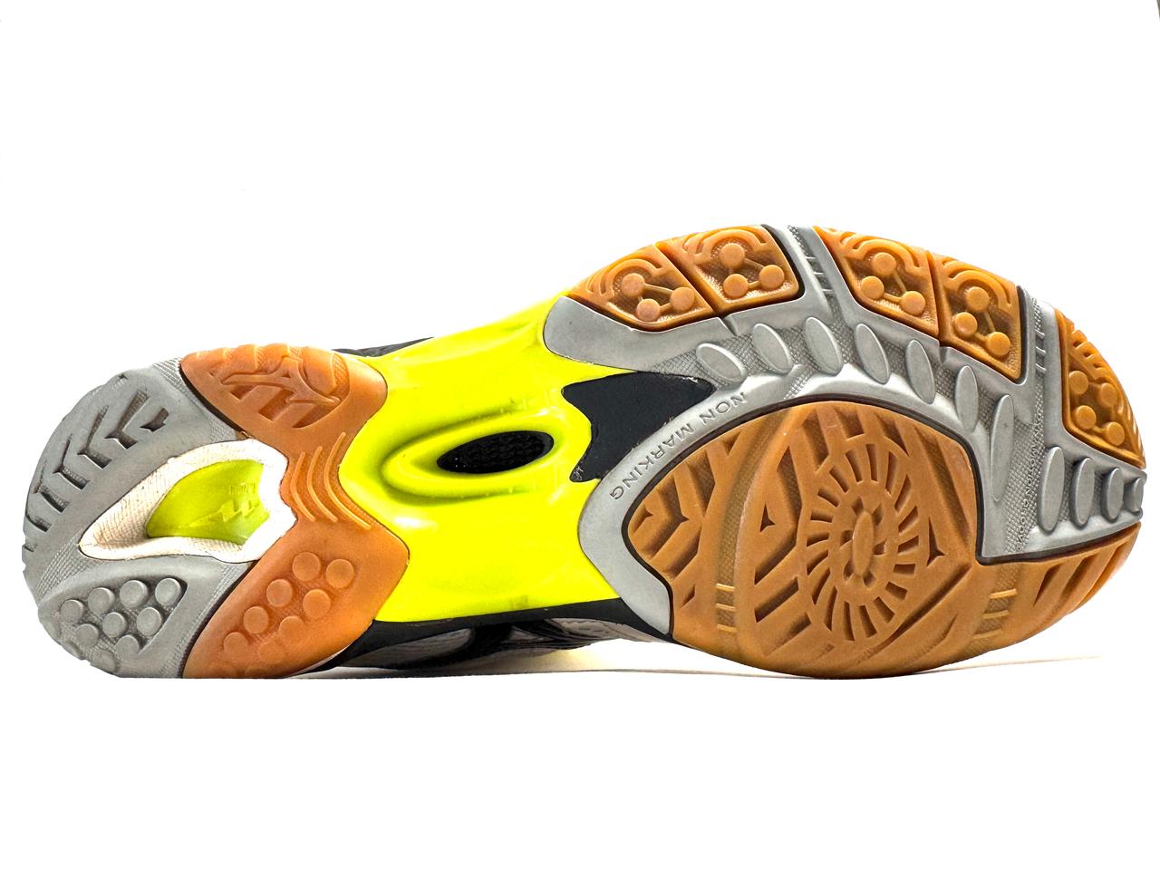 Mizuno Wave Hurricane 2 - EUR 42