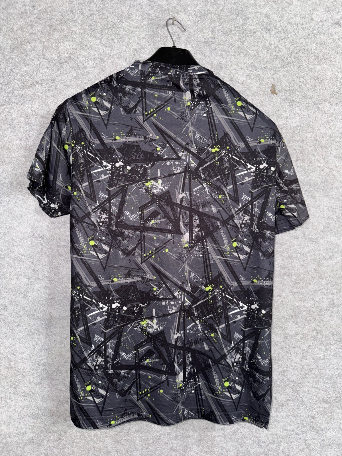 Round Neck Shirt - Medium