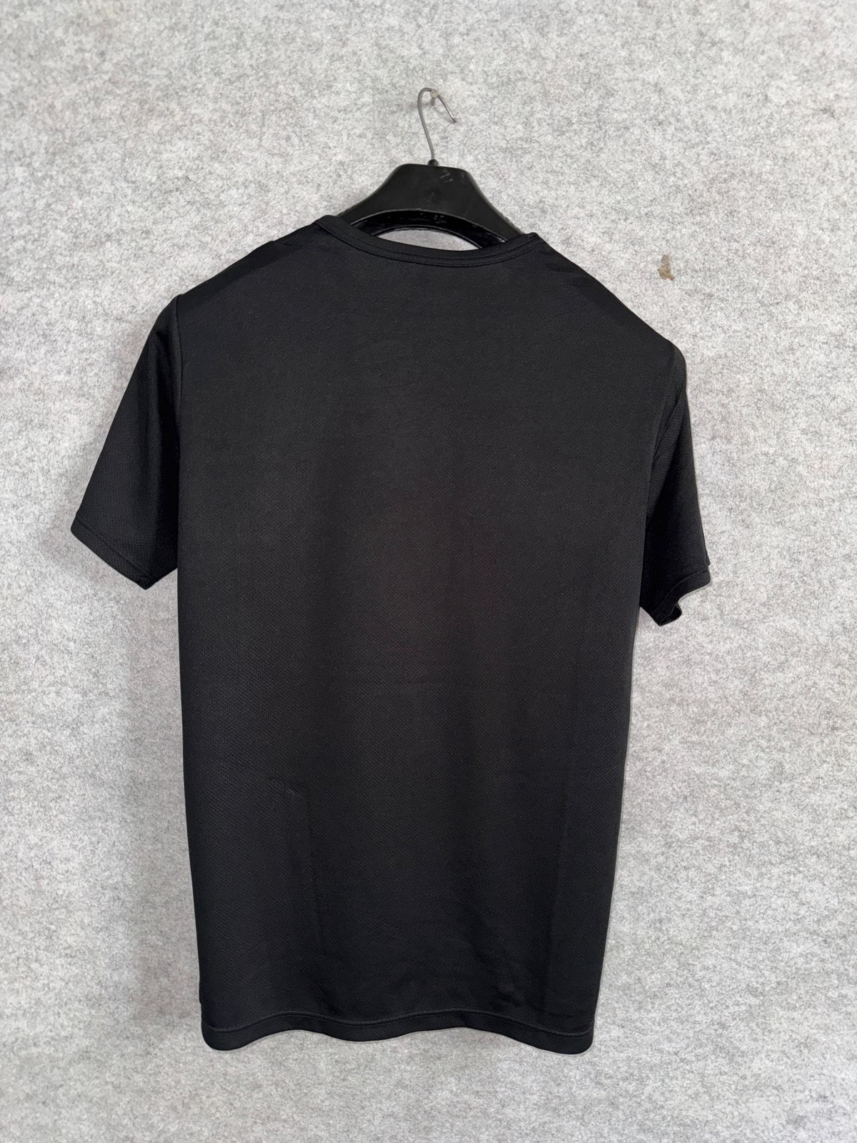 Round Neck Shirt - Medium