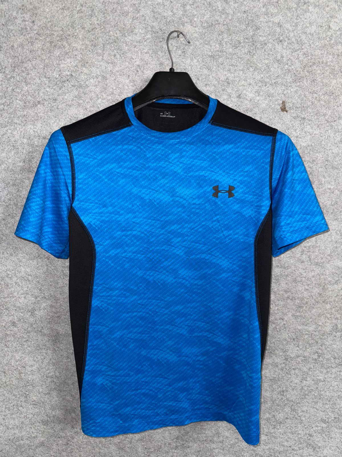 Under Armour Blue/Black Round Neck - Small