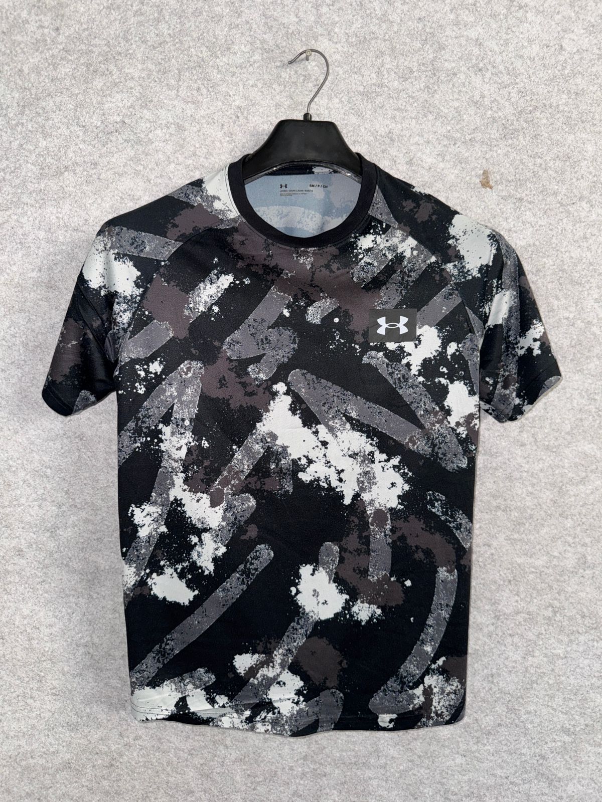 Under Armour Brush Shirt - Medium