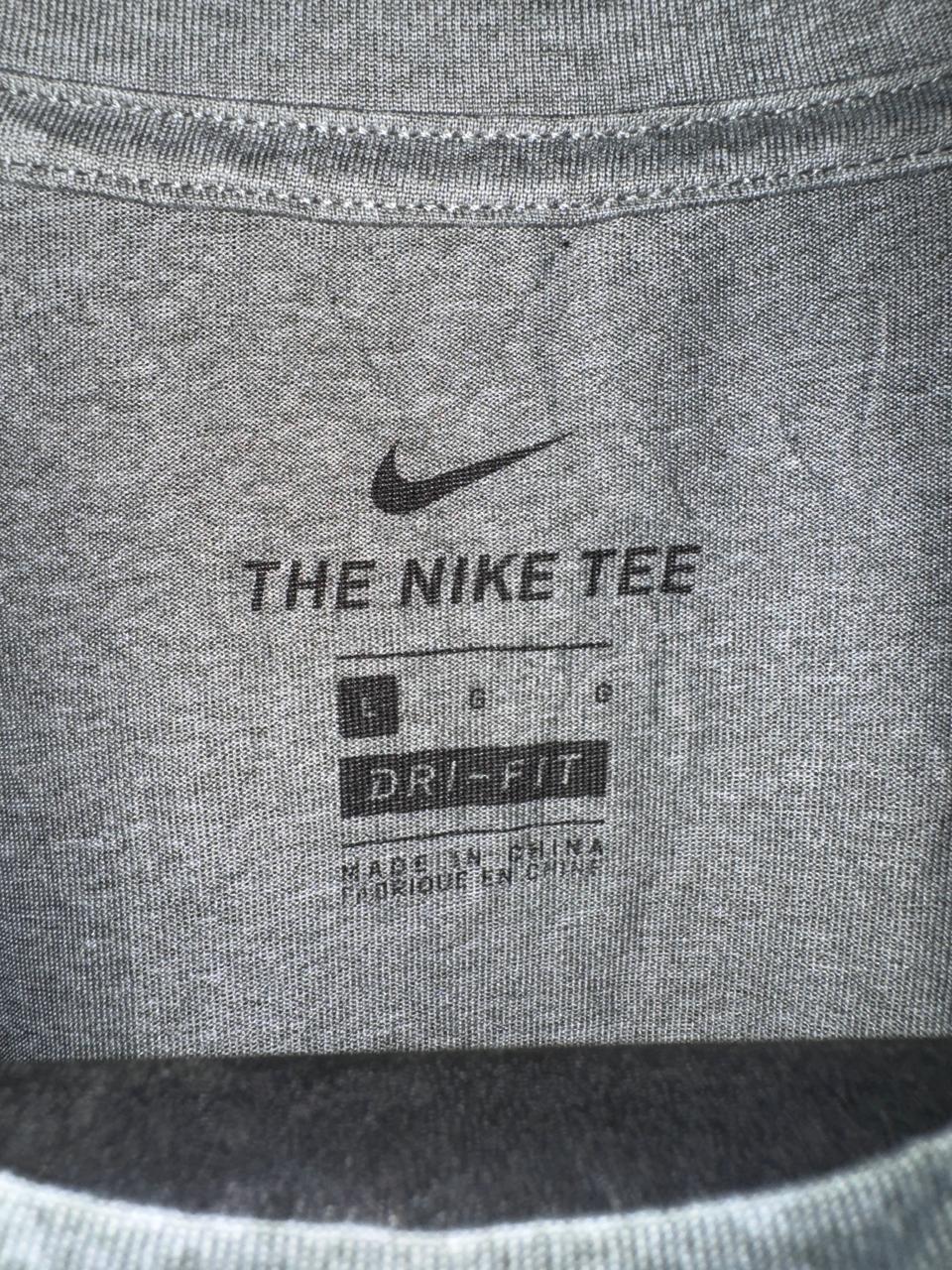 Nike Tee - Large