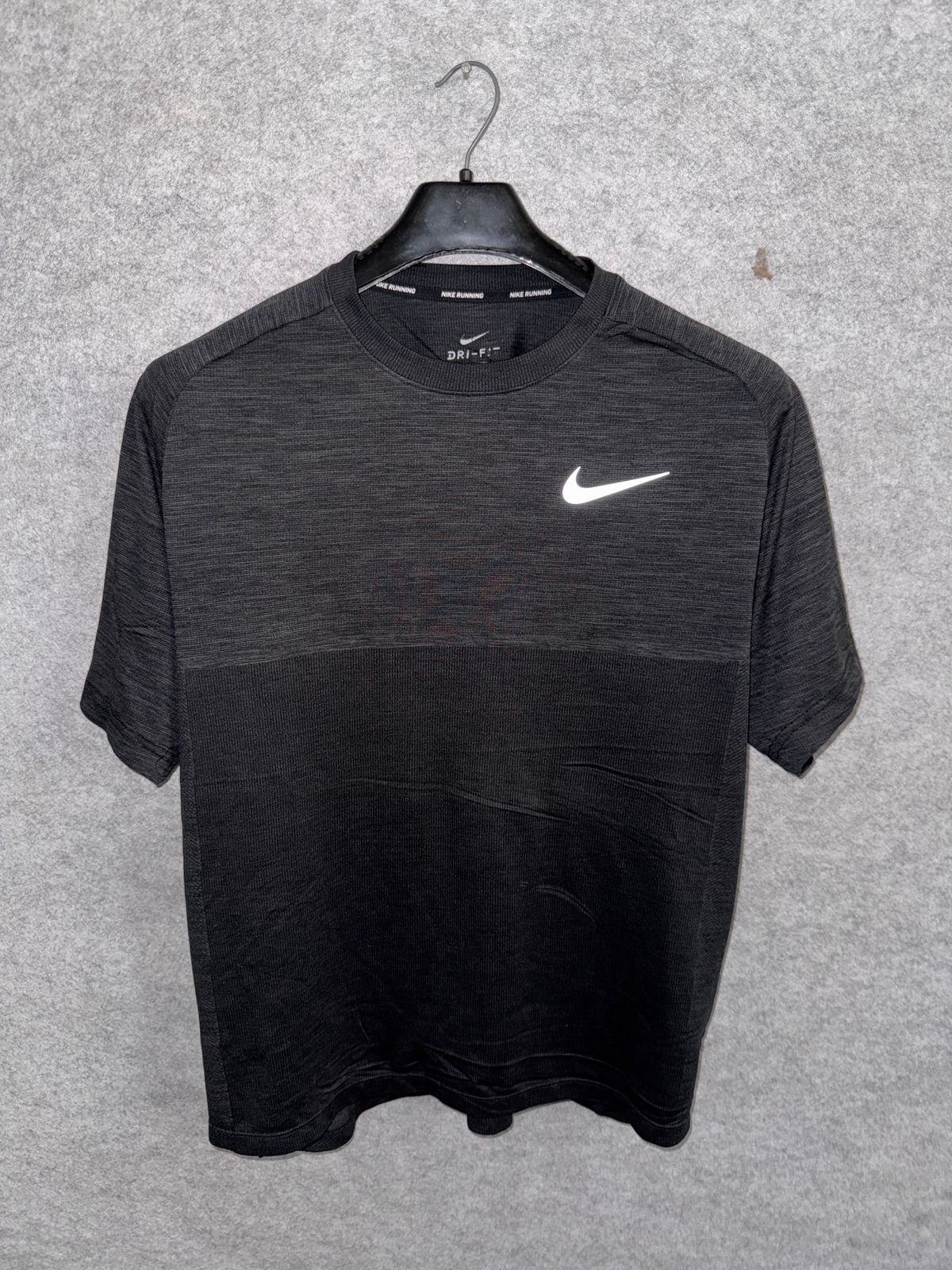 Nike Running Round Neck Shirt - Medium