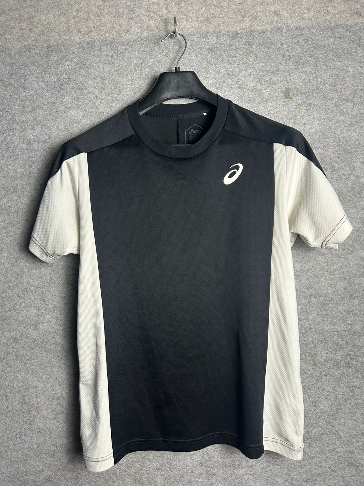 Asics Black & White R-Tee - Large