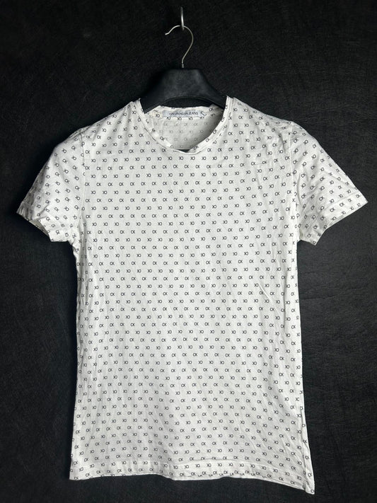 Calvin Klein T Shirt - Small