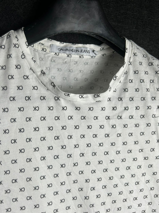 Calvin Klein T Shirt - Small