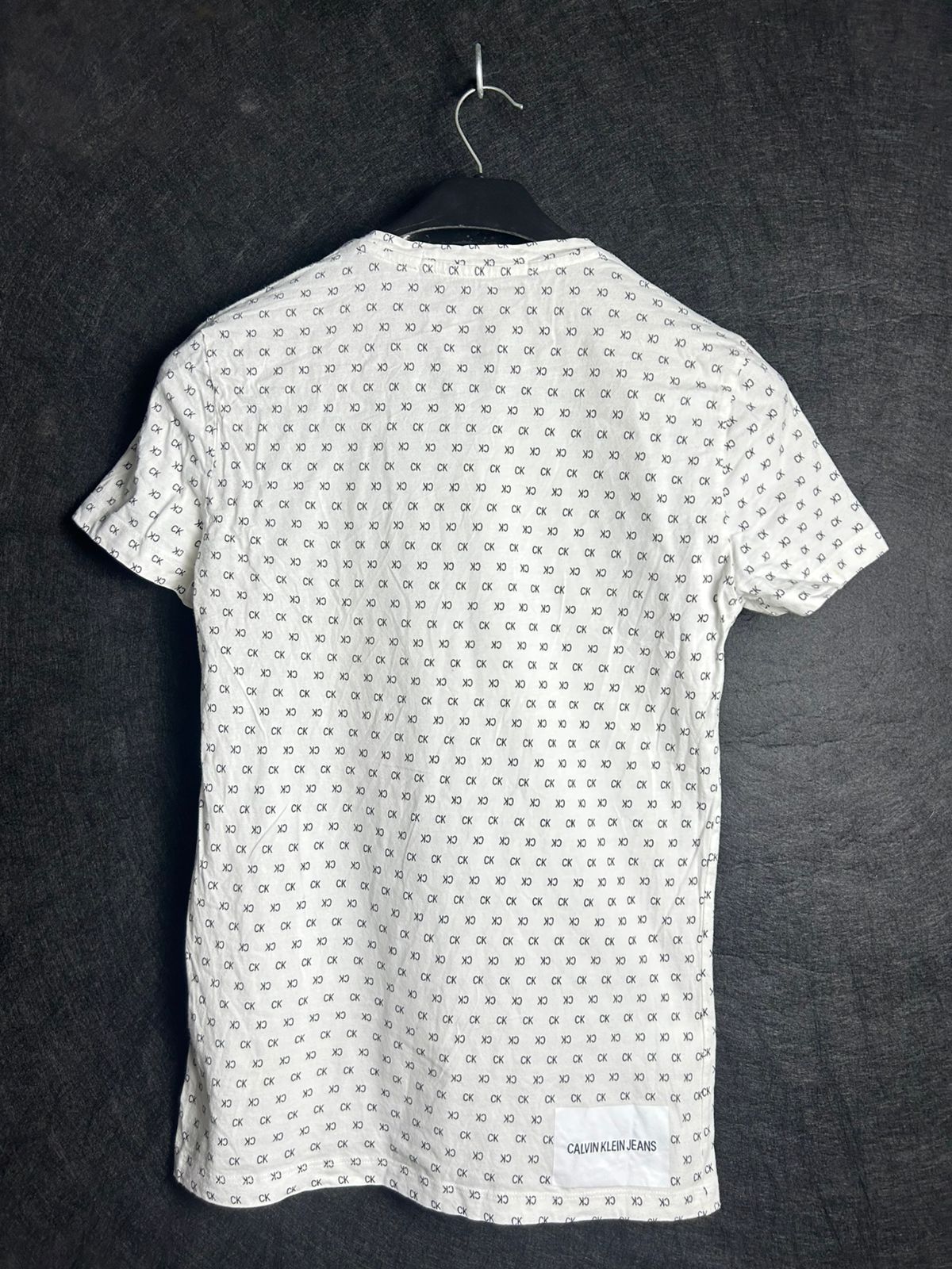 Calvin Klein T Shirt - Small