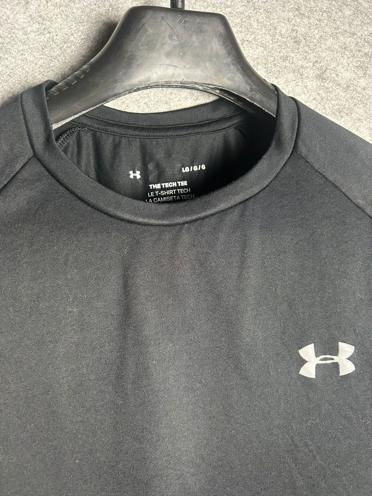Under Armour (The Tech Tee) Round Black Shirt - XL