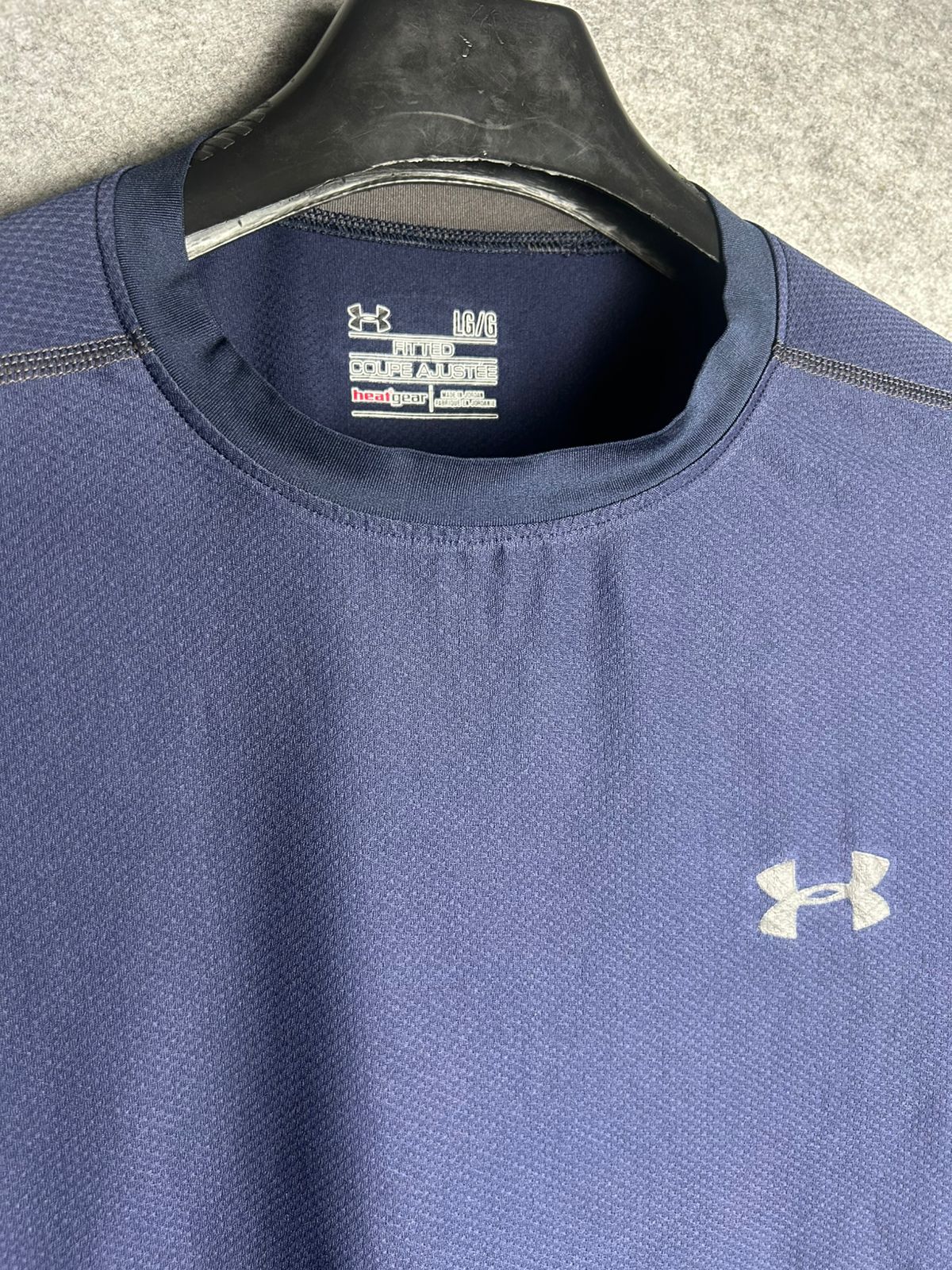 Under Armour HeatGear Fitted Berry Blue Round Tee - XL
