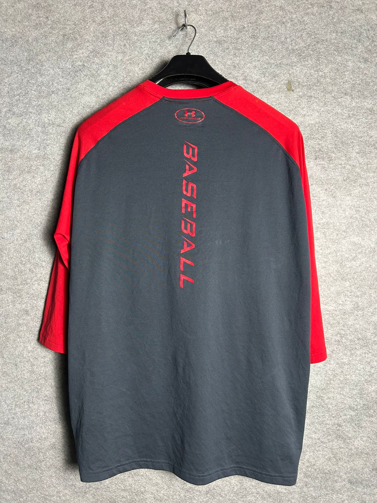 Under Armour Loose Black & Red Back Baseball Logo - XL