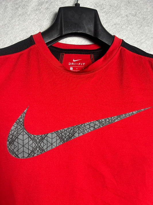 Nike Dri Fit Red Fitted Round Neck - Large