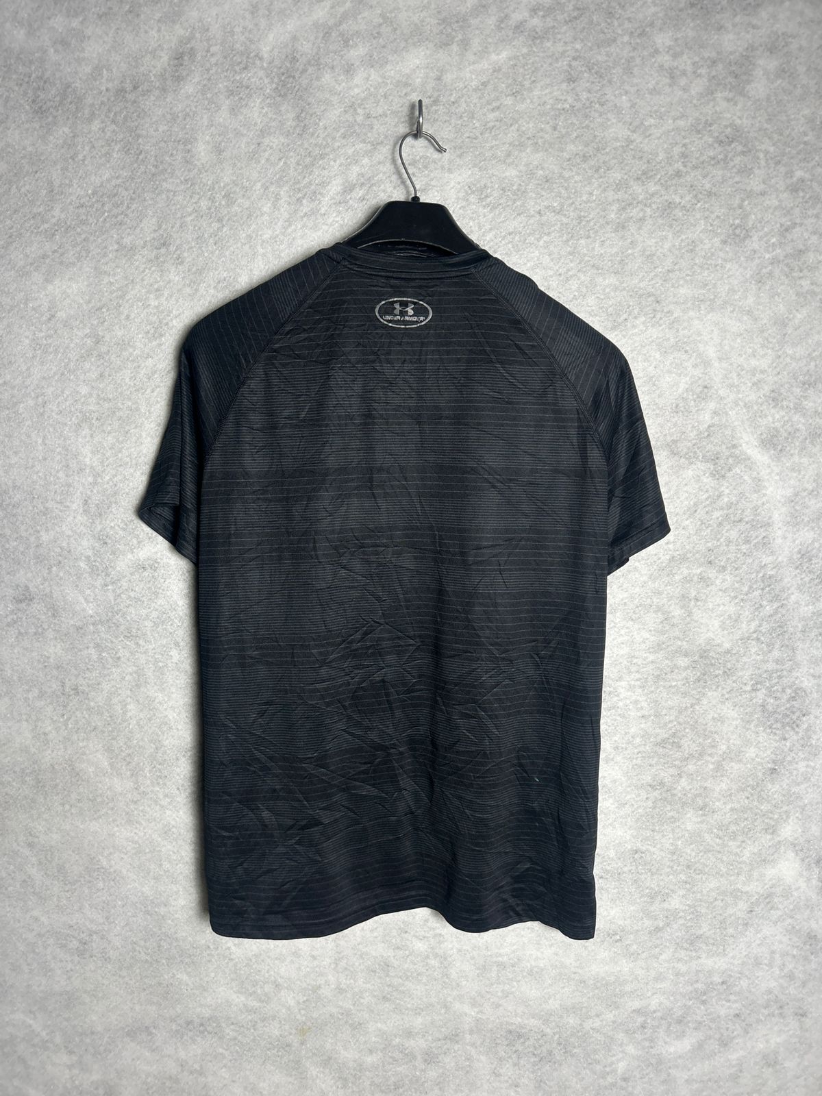 Under Armour Loose Heat Gear Black Round Tee- Medium