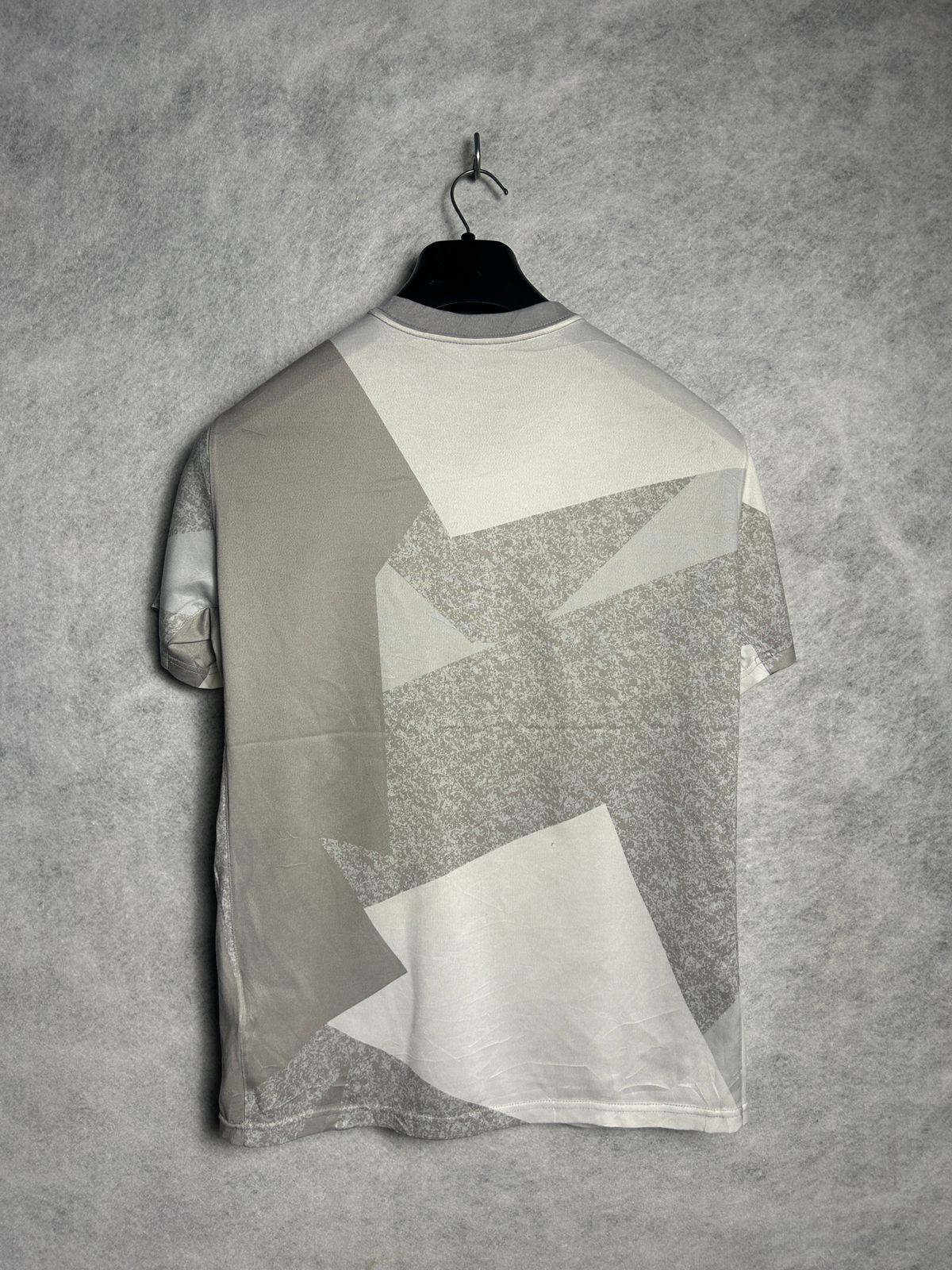 Nike White & Gray Round Tee - Medium