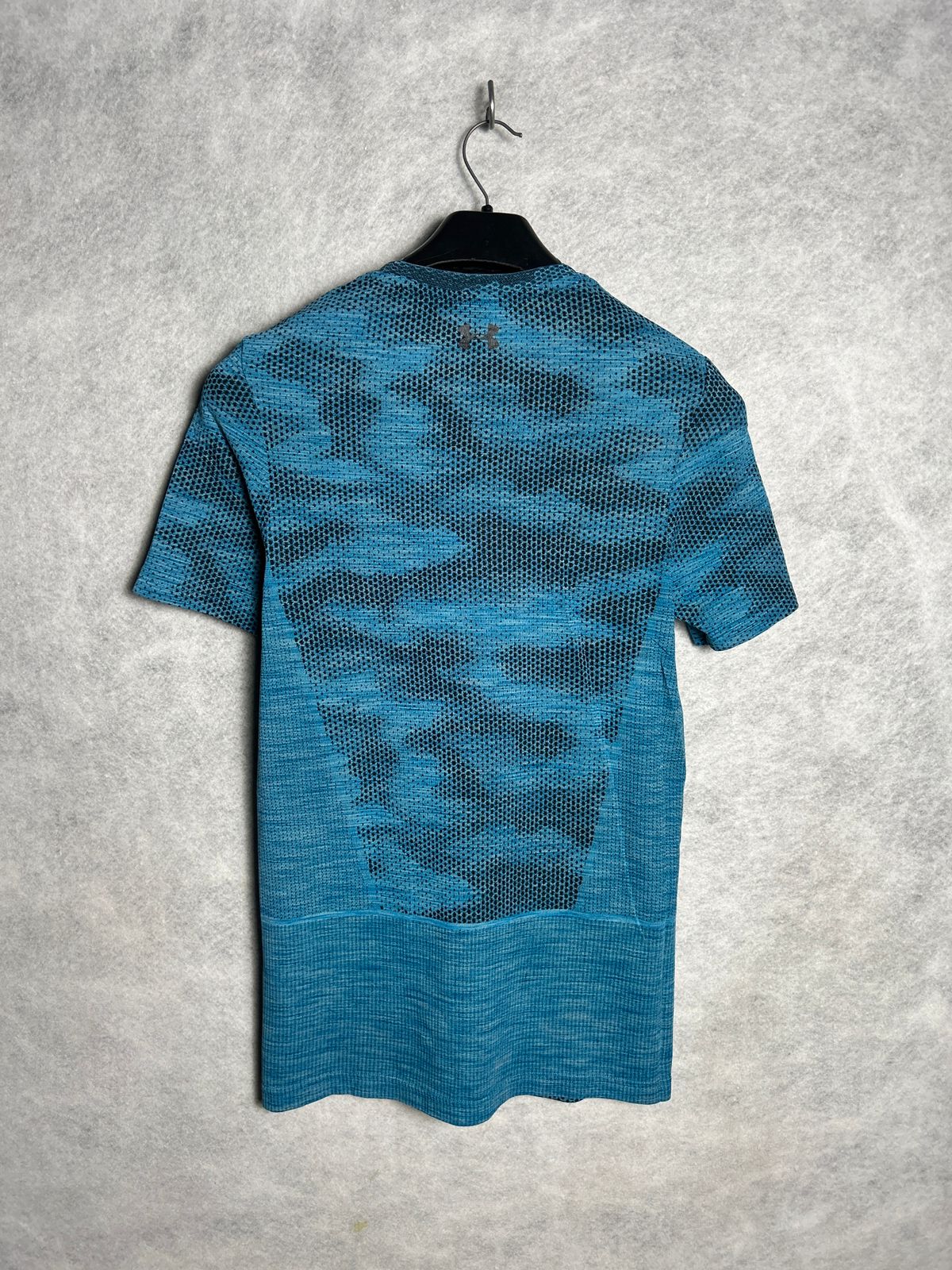 Under Armour Fitted Heat Gear Round Neck - Small