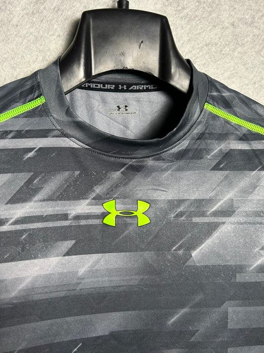 Under Armour Full Sleeves Round Tee - Medium