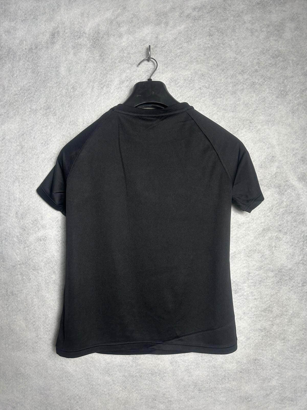 Umbro Black Round Neck - Small