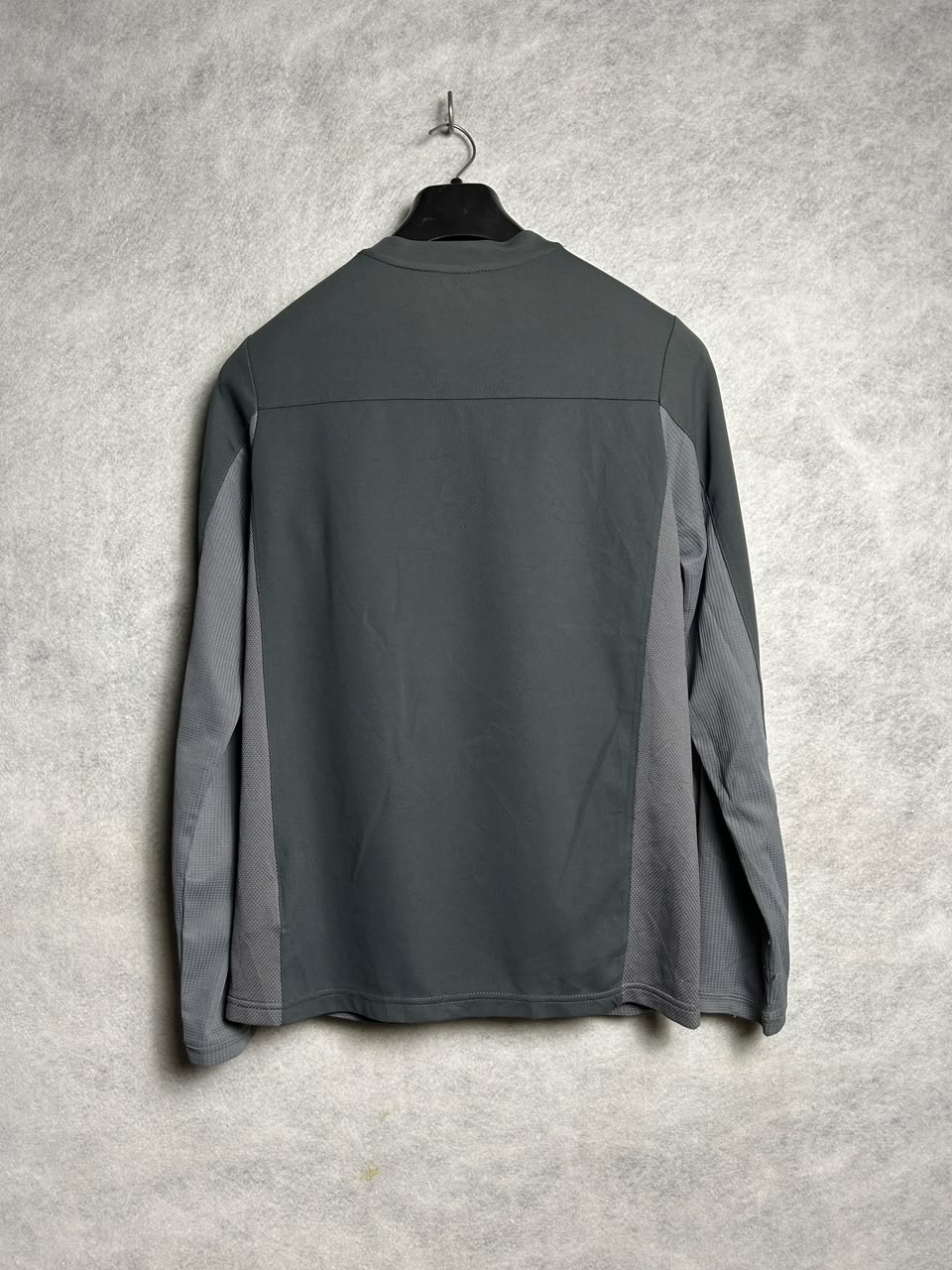 Nike Gray Full Sleeves Round Neck - Large