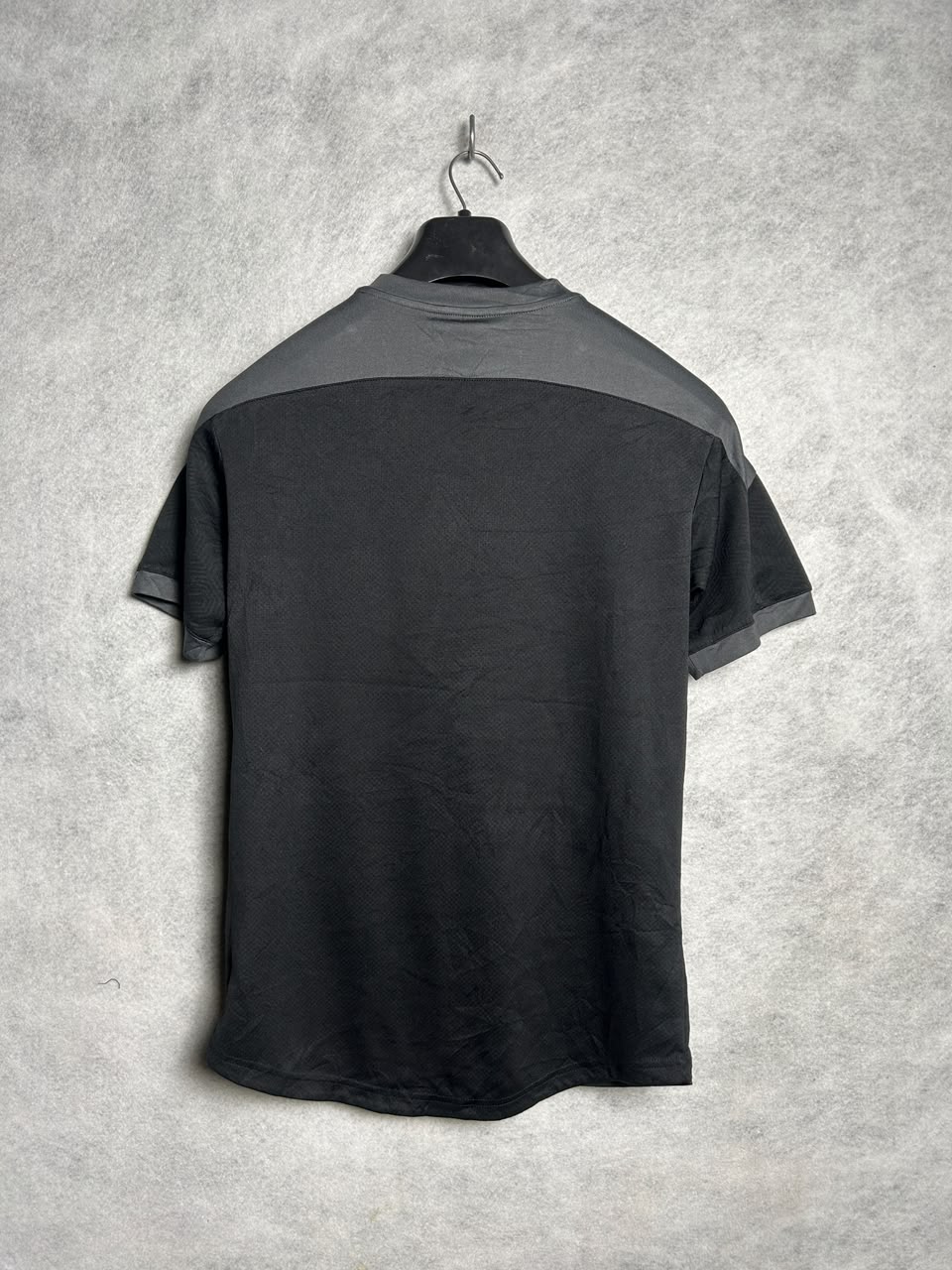 Puma Black Round Neck - Medium