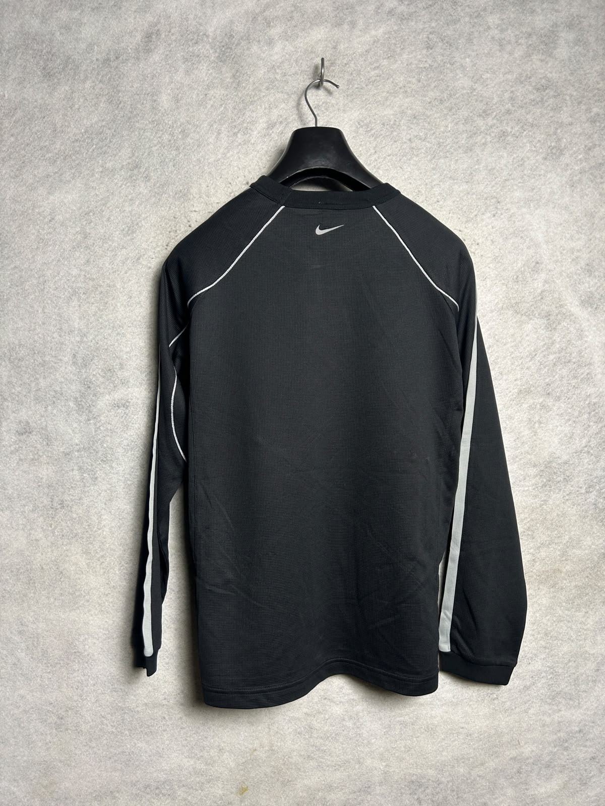 Nike Black Full Sleeves Round Neck - Medium