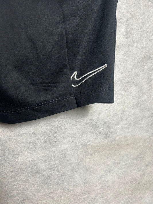 Nike Dri Fit Black - Medium