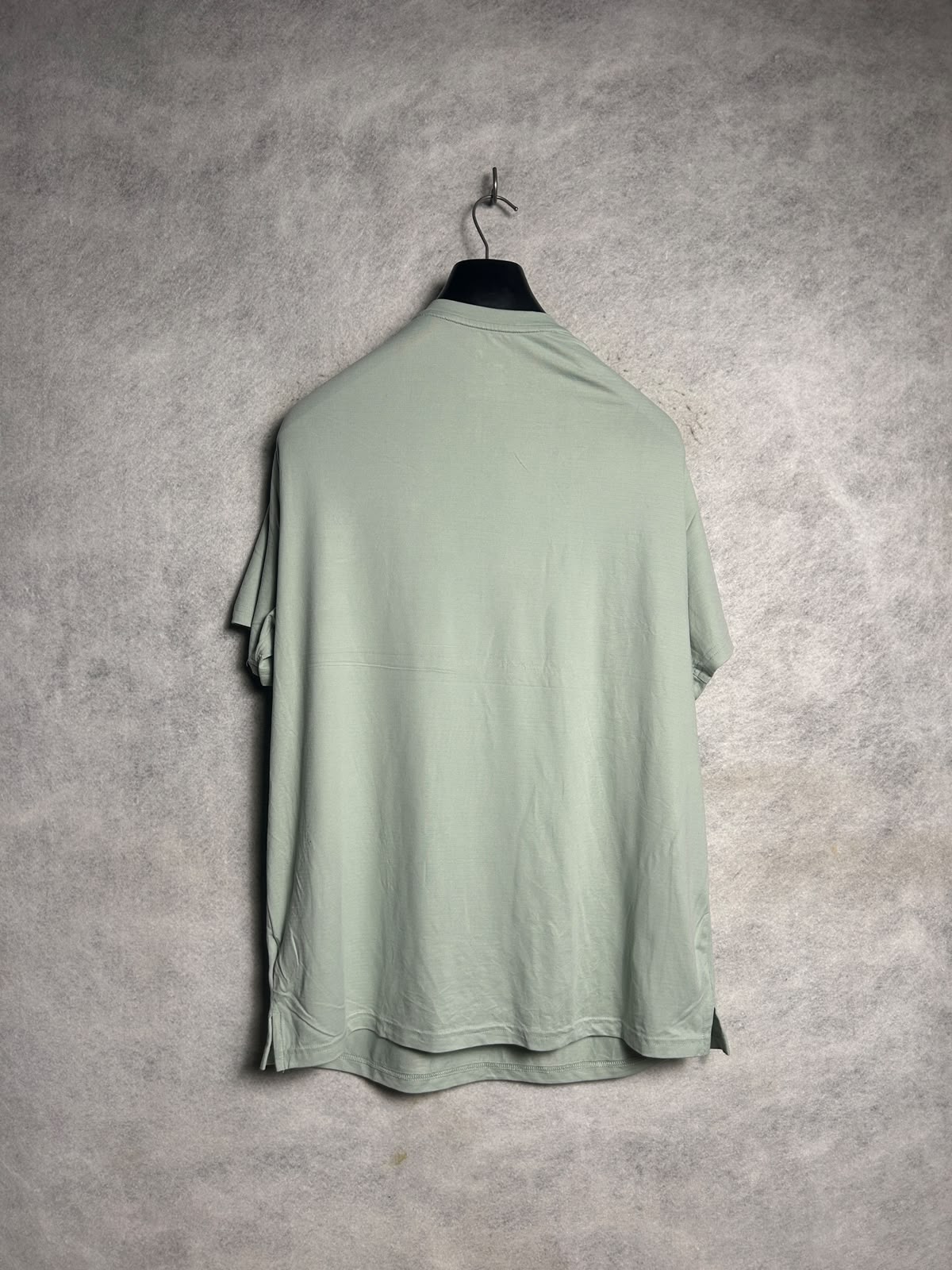 Gap Fit Round Neck - Large
