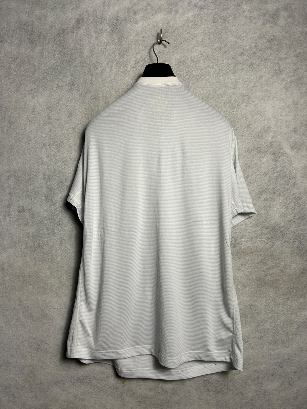 Nike Dri Fit White Round Neck - XL