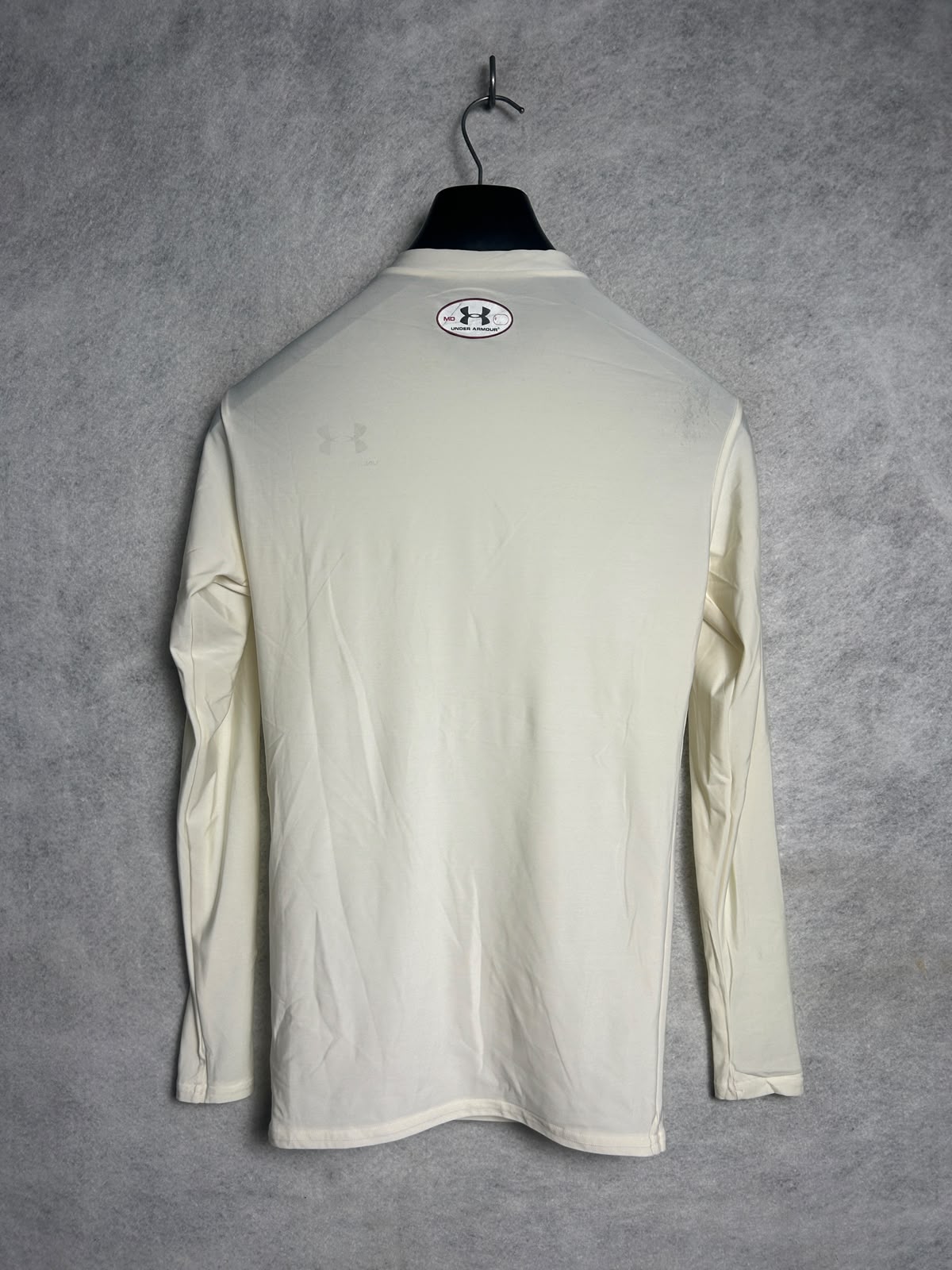 Under Armour Full Sleeves Round Neck - Medium