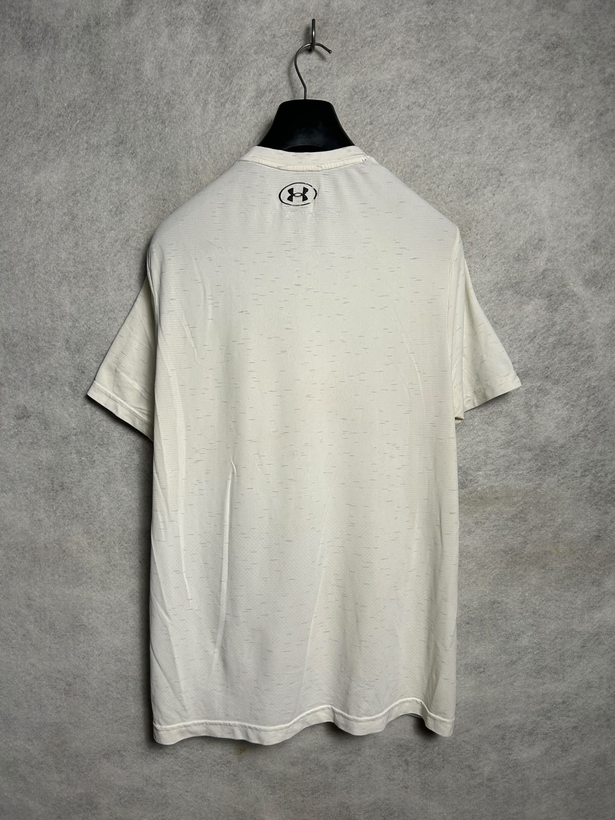 Under Armour White Round Neck - Large