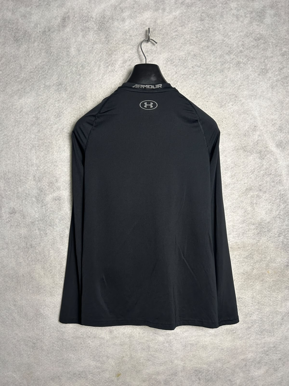 Under Armour Heat Gear Big Logo Black Full Sleeves Round Neck - YXL