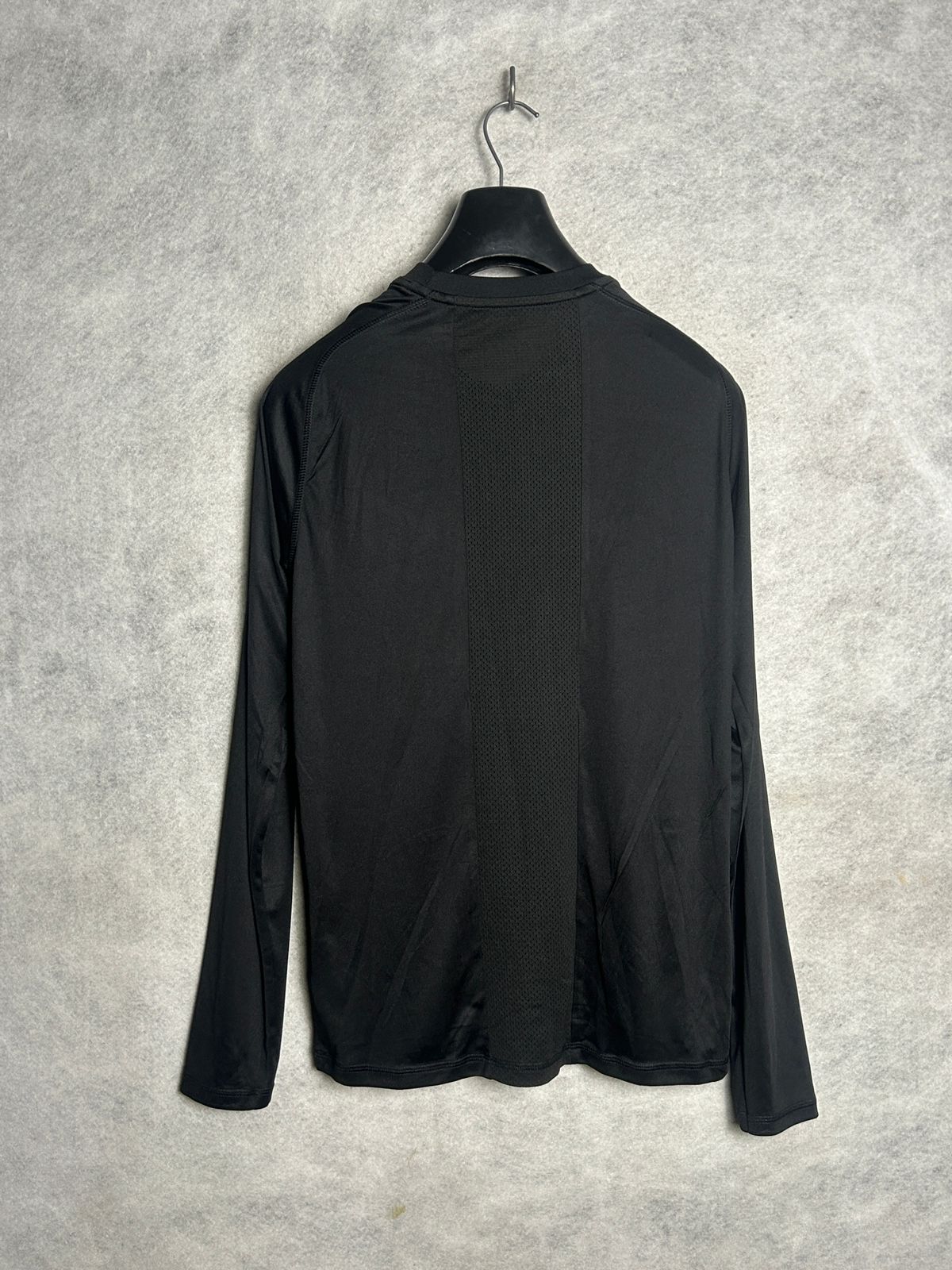 Puma Black Full Sleeves Round Neck - Medium