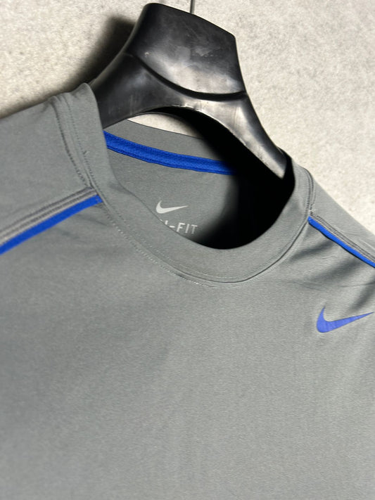 Nike Dri Fit Full Sleeves Round Neck - Small