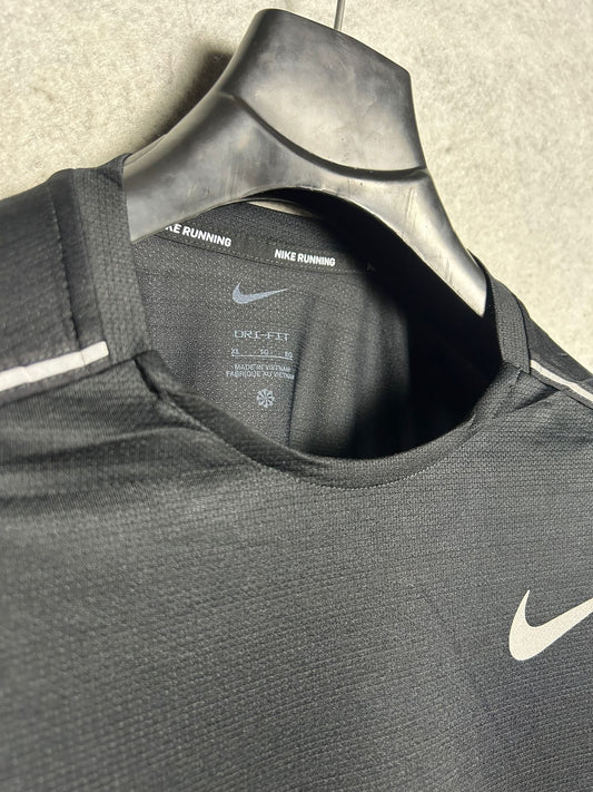 Nike Dri Fit Black Full Sleeves Round Neck - XL