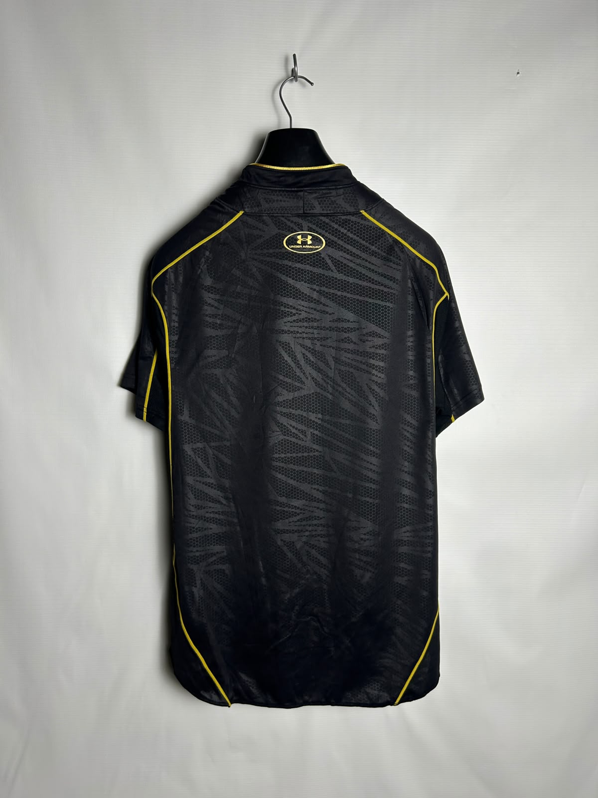 Under Armour Black With Yellow Lines Polo - Large