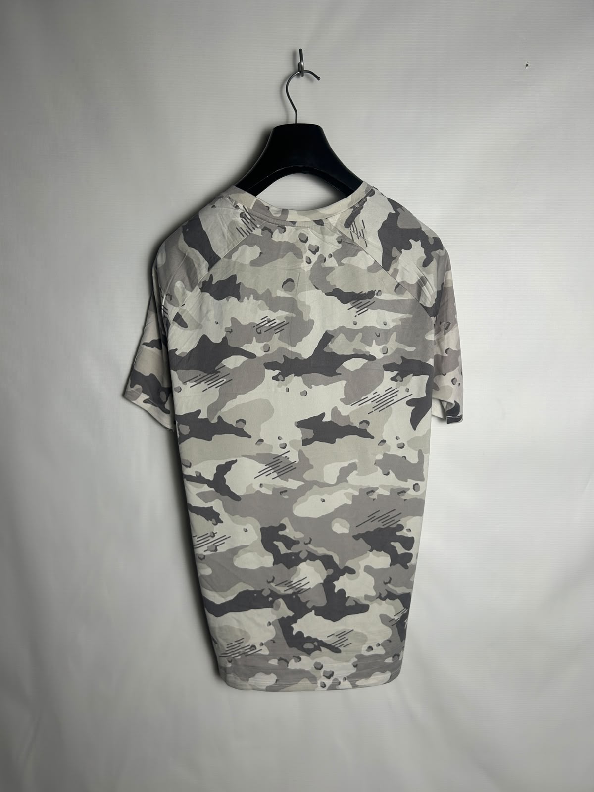 The Nike Tee Army Print Round Neck - Medium