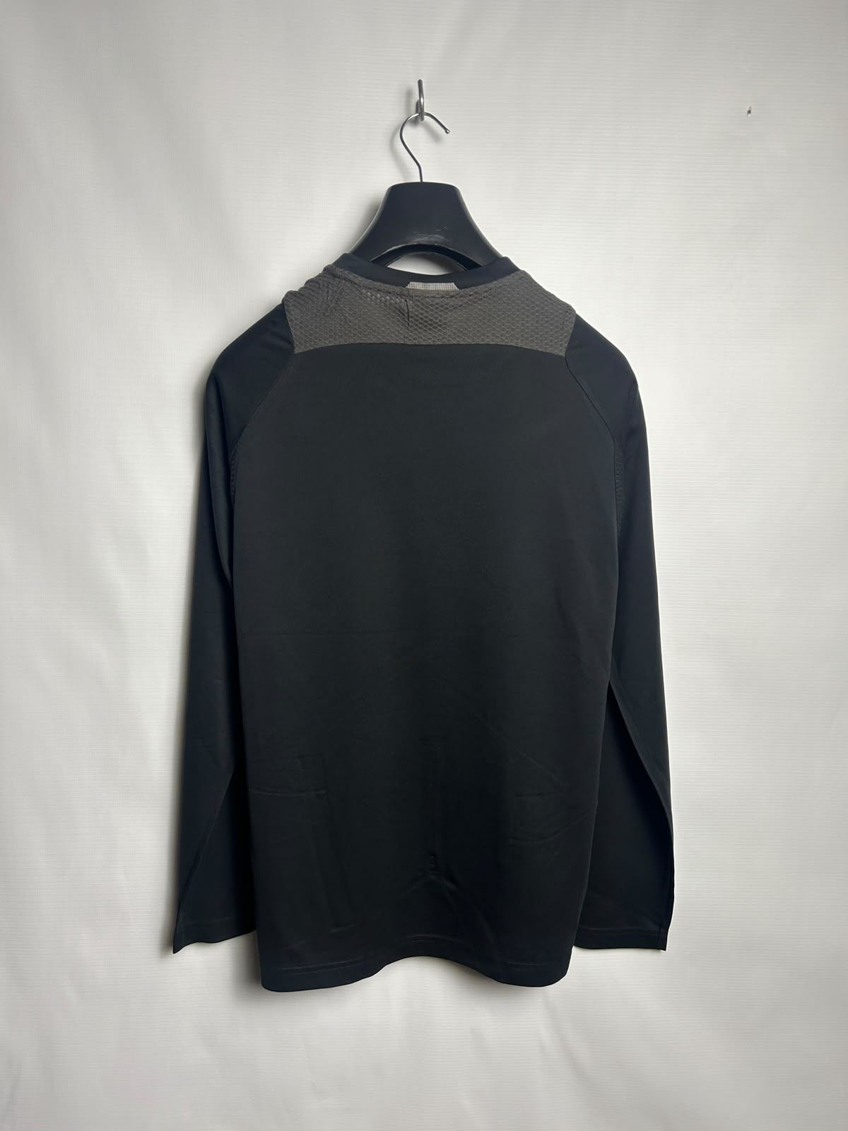 Oakley Black Full Sleeves Round Neck - Medium
